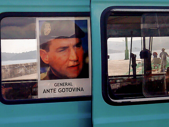 Supporting poster for Ante Gotovina on car window